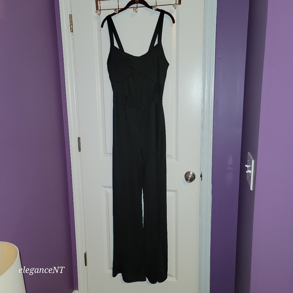 PrettyLittleThing Pants - Pretty Little Thing Black Sleeveless Crepe Seam detail jumpsuit  Sz: 14  NWT